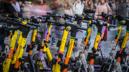 Штраф за перевозку дошкольников на самокате хотят поднять в два раза