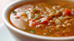 Японский школьник отравил суп дяди из-за его храпа и напал на женщин с молотком