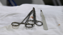 Из-за тайной операции по увеличению груди умерла 14-летняя девочка