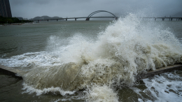 Сметает все на пути: тайфун «Рагаса» накрыл несколько провинций в Китае