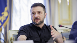 «Бросит Украину к любым ногам»: экс-депутат Рады о возможном бегстве Зеленского