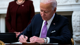 Трамп заменил фото Байдена на «президентской аллее славы» в Белом доме