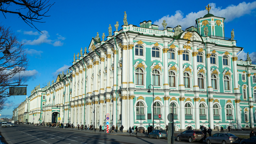 Почему в Санкт-Петербурге эвакуировали Эрмитаж