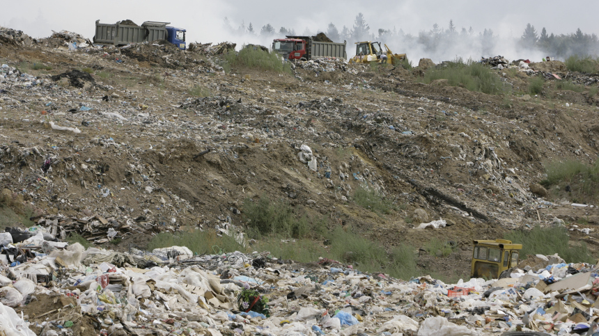 Ребенка нашли на свалке в Тыве