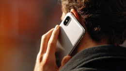 Вам доставка: мошенники все чаще обманывают россиян, представляясь курьерами