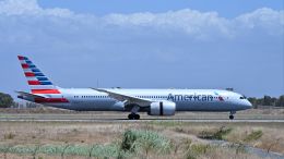 Пилоты American Airlines забыли выпустить шасси при посадке