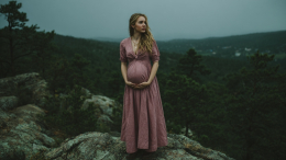 Опозорила бы семью: мужчина столкнул свою беременную жену со скалы в Шотландии