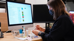 «Это вполне разумно делать»: как обезопасить себя в от ОРВИ на работе