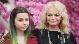 «У нас в семье запрещено»: Лариса Долина поделилась секретом воспитания внучки