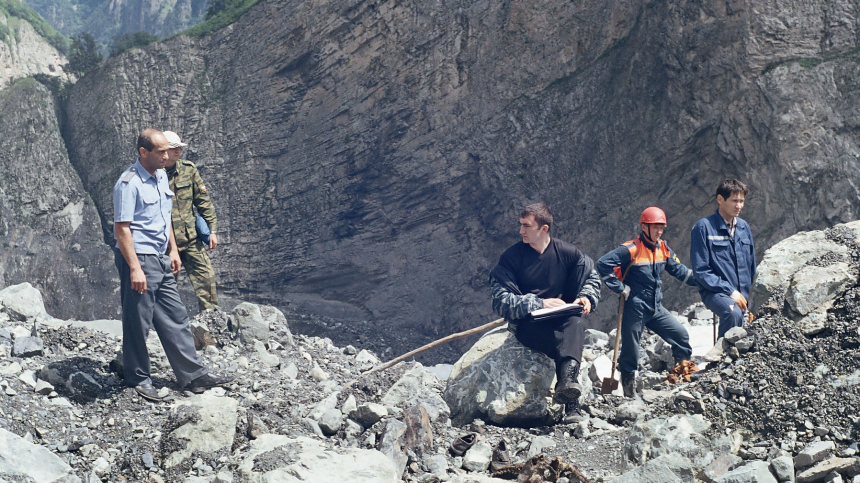 Ледник Колка близок к критической массе: грозит ли Северной Осетии новая беда