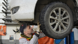 Подготовка автомобиля к зиме обойдется россиянам дороже в 2025 году