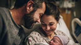 Позитивный фактор? Гинеколог о присутствии близких людей на родах