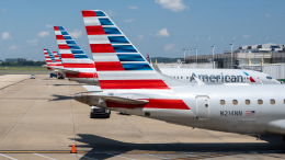 Безбилетный пассажир найден мертвым в отсеке для шасси самолета American Airlines