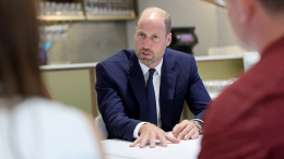 «Жизнь в испытание»: принц Уильям выпил пива и рассказал про самый тяжелый год