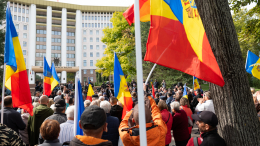 Песков: сотни тысяч молдаван были лишены возможности проголосовать в РФ