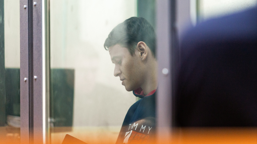 Певец Шарлот хочет обжаловать решение суда о его переводе из колонии-поселения