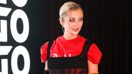 MARGO устроила пляски на мусорных баках с красавцами из подтанцовки Бейонсе