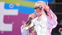 Катя Лель запустила программу исцеления звуком: «Нас ведут высшие силы»