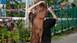 Борьба с зудом и шелушением: врач раскрыла секреты ухода за кожей головы осенью