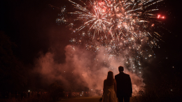 «Полицию на каждое торжество»: сигнальная ракета пробила голову женщине