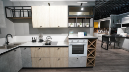 Обманули на сотни тысяч: крупная мебельная фабрика в Петербурге оказалась в центре скандала