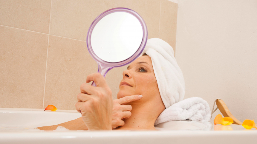 Почему меняются родинки на теле человека?