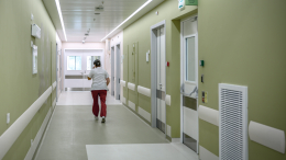 В Якутии десять дней не могут похоронить погибшую под колесами трактора девочку