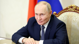 Путин поздравил военных и ветеранов с Днем сухопутных войск