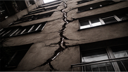 Треснул дом и обвалился потолок: как сделать перепланировку квартиры без последствий