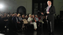 «Спектакль — часть памяти»: театр «Современник» открыл юбилейный сезон