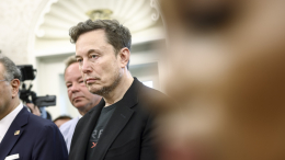 Помешан на просмотрах: Илон Маск уволил назвавшего его непопулярным сотрудника