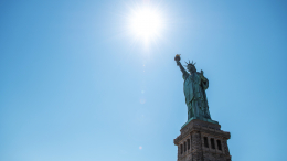 Факел Статуи Свободы в Нью-Йорке может погаснуть из-за шатдауна