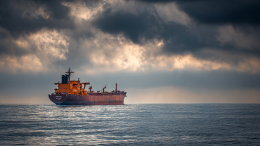 Макрон предложил задерживать танкеры с российской нефтью, чтобы нарушить поставки