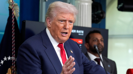 Трамп: демократы хотят отдать деньги нелегалам и открыть границы