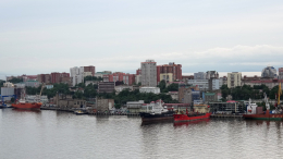 Во Владивостоке обрушилась часть здания промышленного колледжа