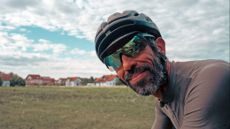 Арестованный в Приморье велопутешественник из Франции выучил слова на русском