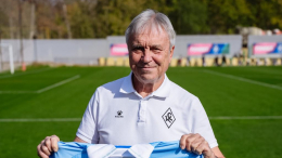 ПФК «Крылья Советов» подписали пожизненный контракт с 75-летним футболистом