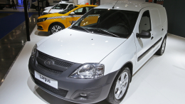 Автомобиль размера плюс: в соцсетях завирусилась очень вместительная Lada Largus