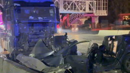 В Москве в результате ДТП с участием грузовика и легковушки погибли три человека