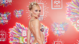 «Яркий биохакинг на долголетие»: как певица Ханна следит за здоровьем