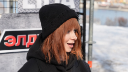 «Может целый день сидеть в телефоне»: Юлия Савичева рассказала о воспитании дочери