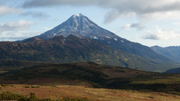 На Камчатке трое альпинистов сорвались при восхождении на вулкан