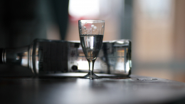 Смертельная цепочка: отравленный спирт продолжает убивать в Ленобласти