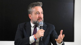 Евродепутат от Словакии надел Георгиевскую ленту в честь памятной даты