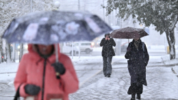 Зима пришла: Урал и Дальний Восток засыпало снегом