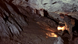 Сакральное место под слоем мата и граффити: вандалы разрушают Серпиевские пещеры