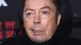 Звезда «Один дома» Тим Карри стал инвалидом после перенесенного инсульта