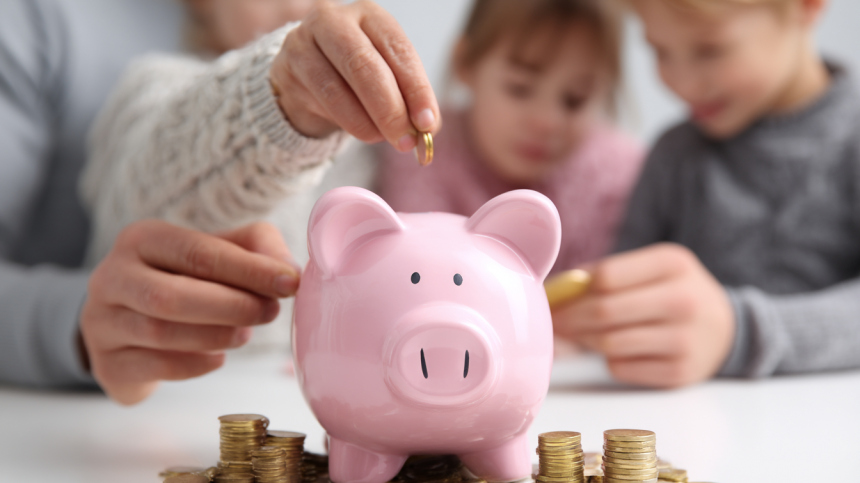 Когда пора выдавать карманные деньги ребенку