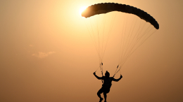 Выше всех: в Чечне проходят соревнования по парашютному спорту