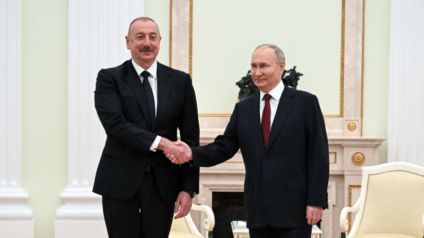 Президент Азербайджана поздравил Путина с днем рождения по телефону